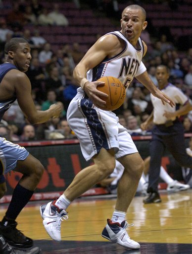 尽管在场上 尽管在场上