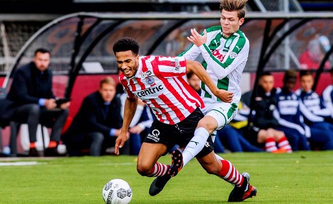 在进攻端频 在进攻端频