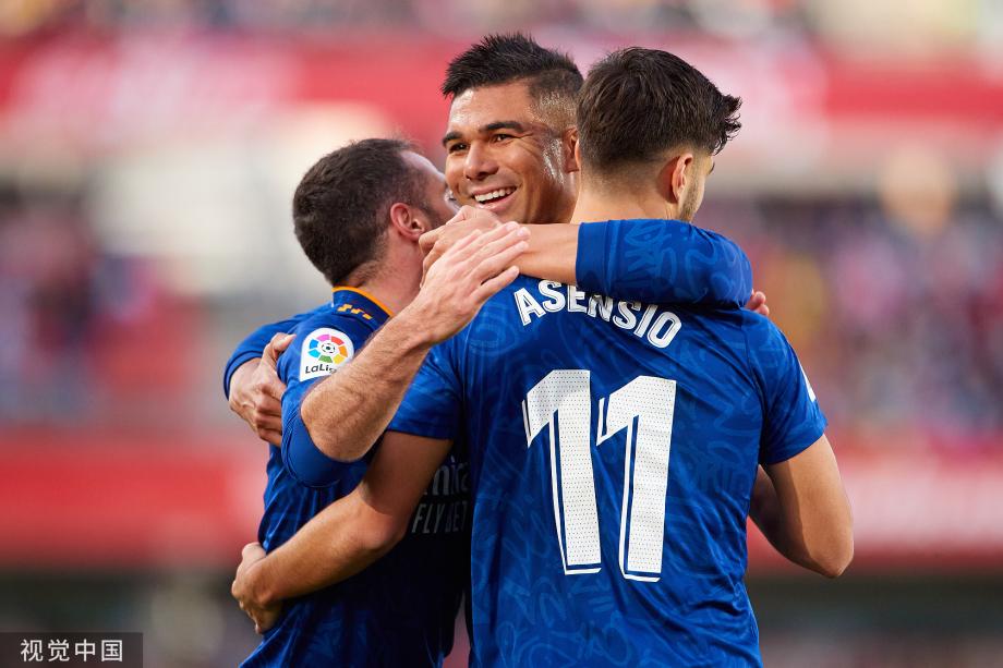 而在巴塞罗 而在巴塞罗