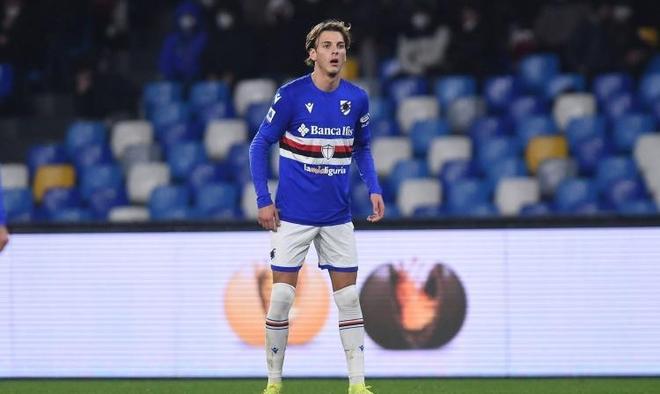 她背后的努 她背后的努